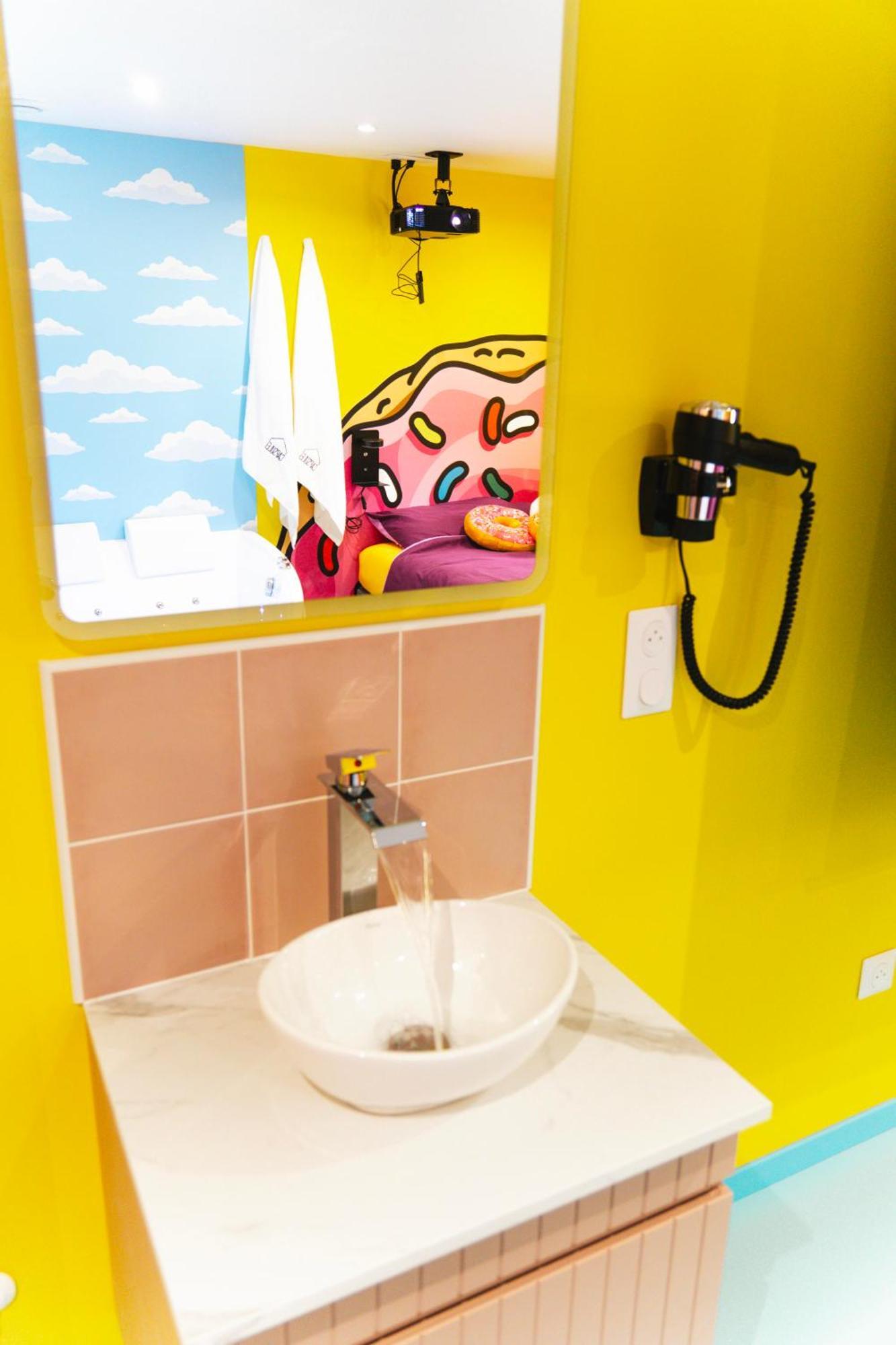 Capsule Springfield - Balneo -Sauna - Billard ドゥエー エクステリア 写真